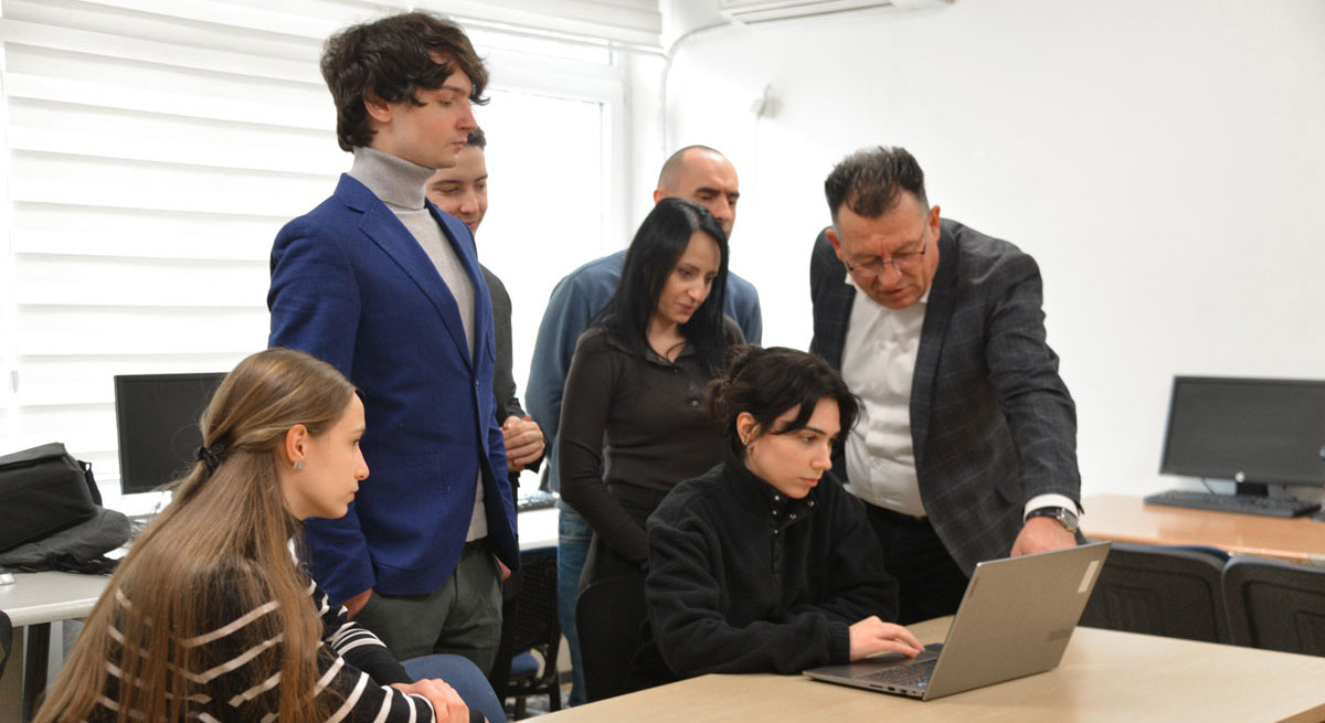 Задолжителна практична настава